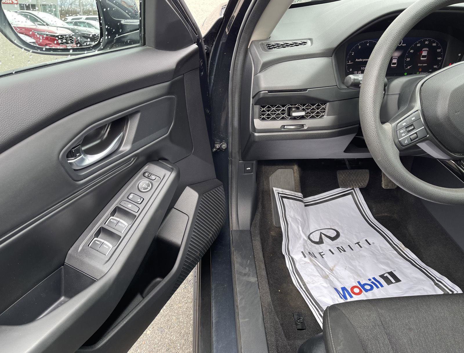 Used 2023 Honda Accord EX image 2