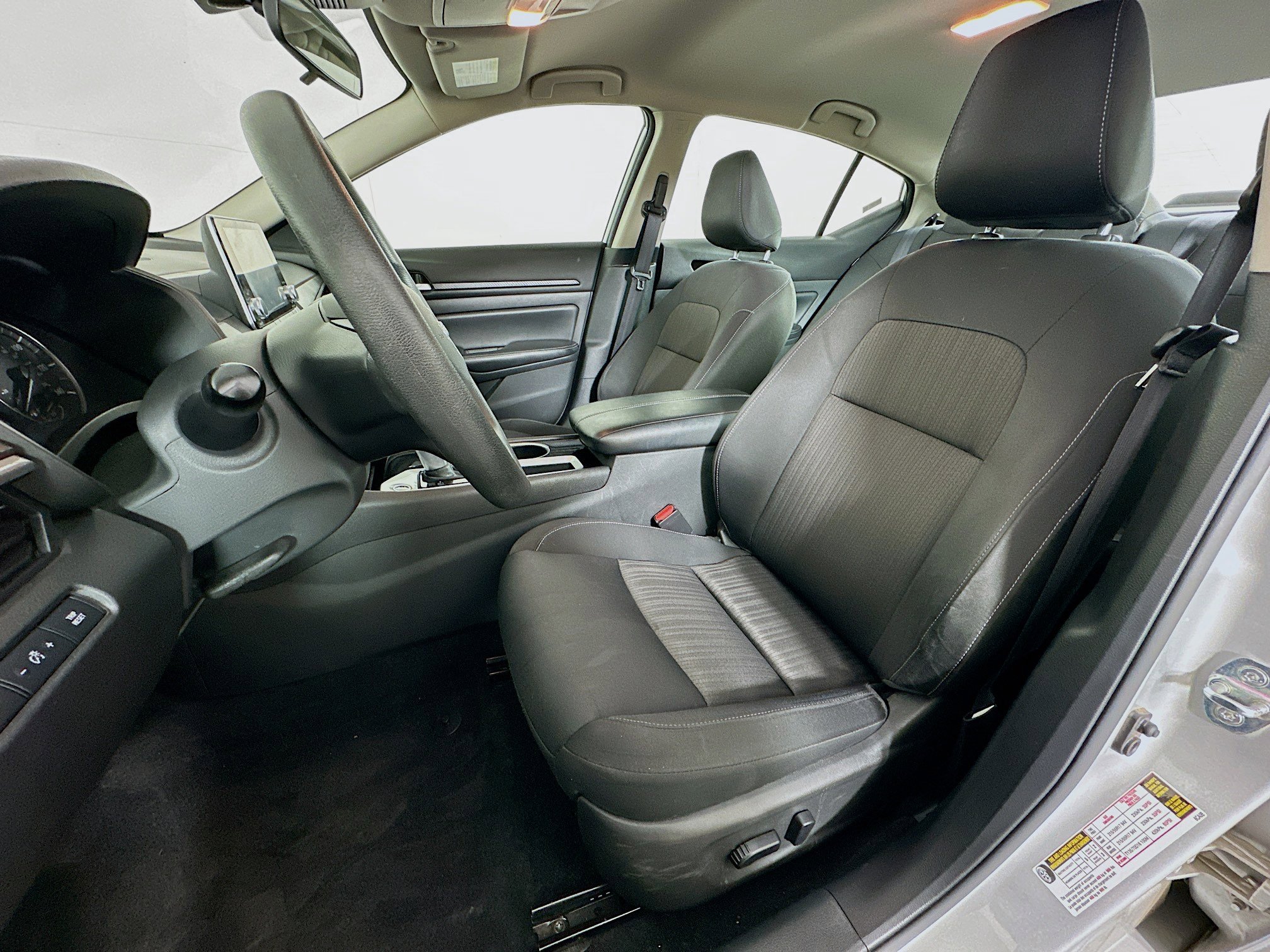 Used 2024 Nissan Altima 2.5 SV image 13