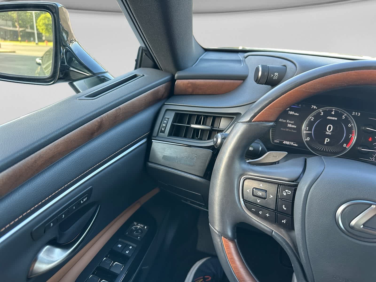 Used 2024 Lexus ES 350 w/ Accessory Package (Z1) FWD image 45