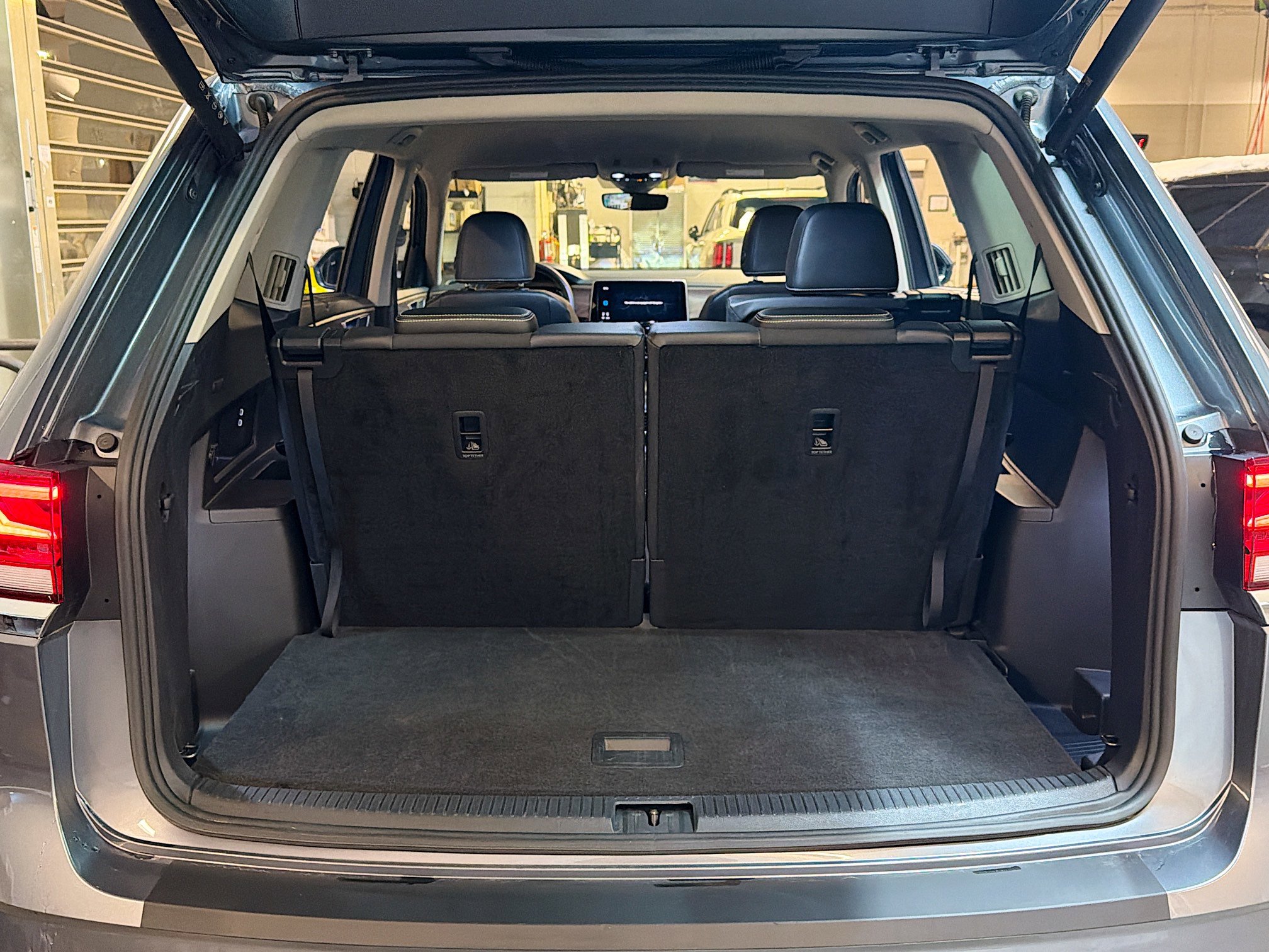 Used 2024 Volkswagen Atlas SE image 30