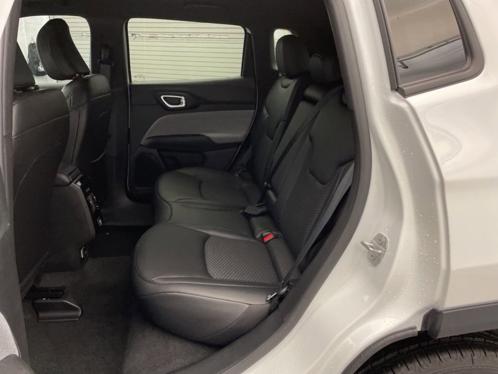 New 2026 Jeep Compass Latitude image 15
