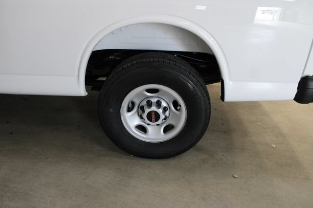 New 2026 GMC Savana 2500 w/ Driver Convenience Package RWD image 33