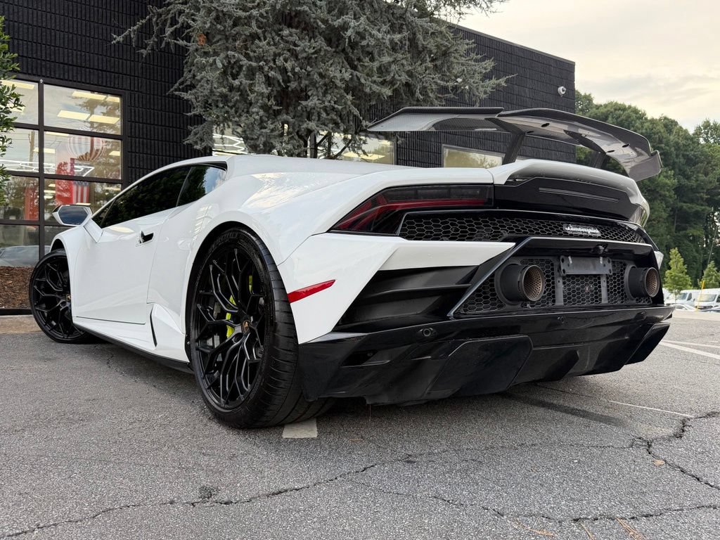 Used 2021 Lamborghini Huracan EVO RWD image 19