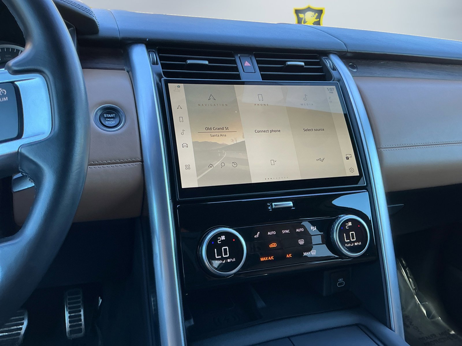 Used 2023 Land Rover Discovery HSE R-Dynamic image 13