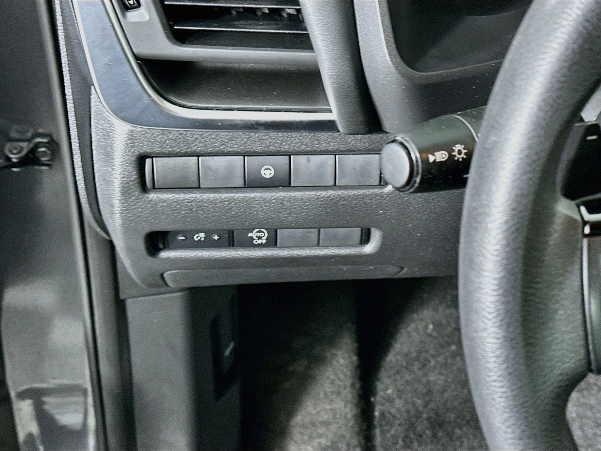 Used 2023 Nissan Rogue SV FWD image 17