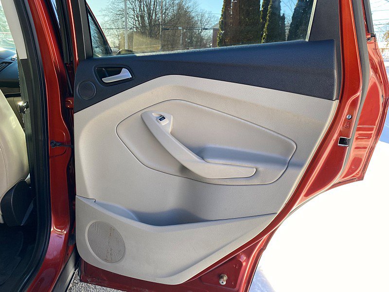 Used 2019 Ford Escape Titanium image 39