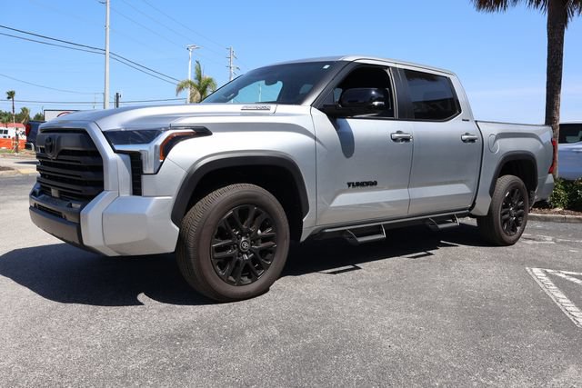 Used 2025 Toyota Tundra Limited AWD/4WD image 3