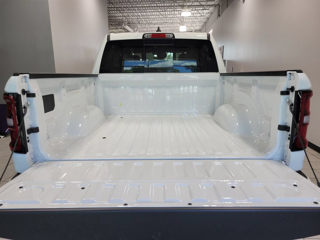 New 2026 RAM 1500 Laramie w/ Night Edition AWD/4WD image 8