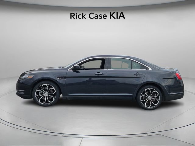 Used 2017 Ford Taurus SHO image 3