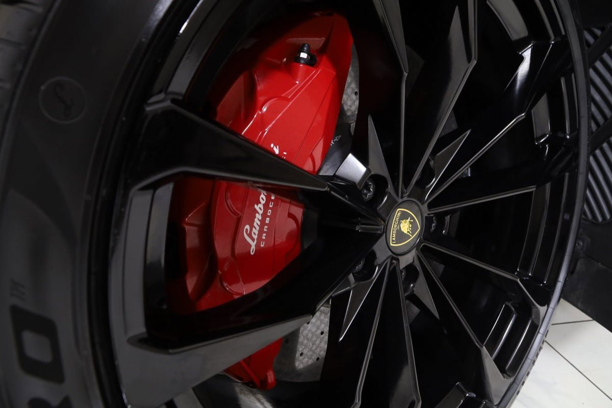 Used 2019 Lamborghini Urus image 22