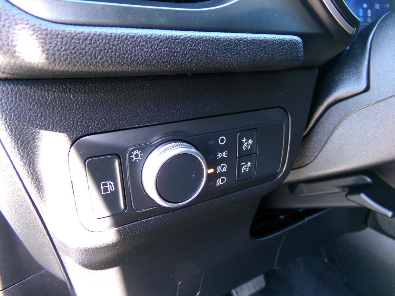 Used 2020 Ford Escape SE Sport image 39