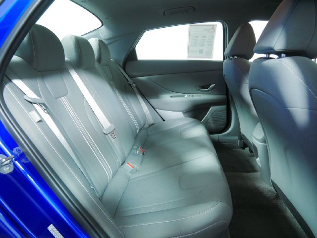 Used 2024 Hyundai Elantra SEL FWD image 14