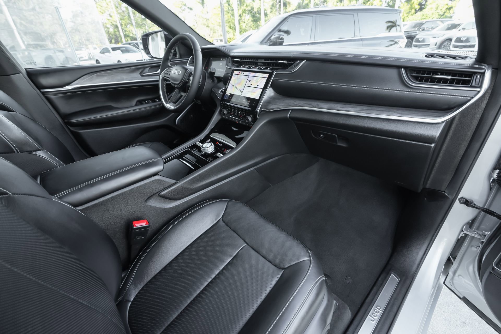 Used 2024 Jeep Grand Cherokee L Overland w/ Trailer Tow Package image 39