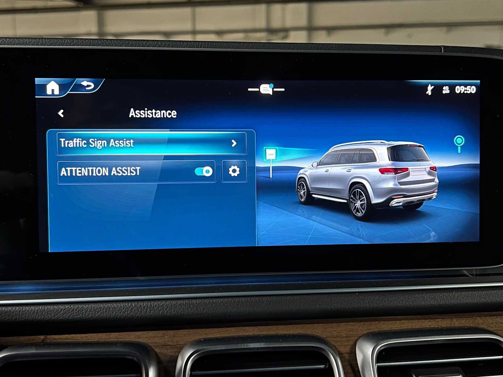 New 2026 Mercedes-Benz GLS 580 4MATIC image 41