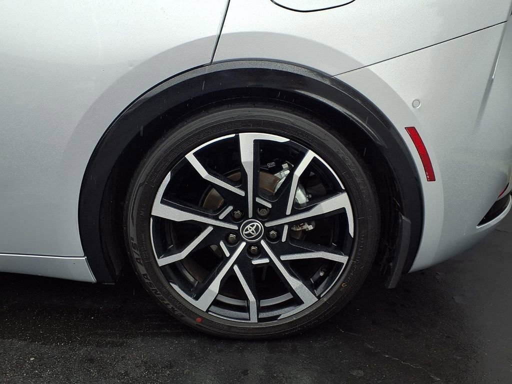 Used 2024 Toyota Prius Prime Premium w/ Advanced Technology Package image 4