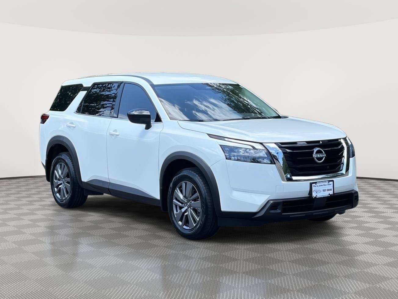 Certified 2025 Nissan Pathfinder S AWD/4WD image 4