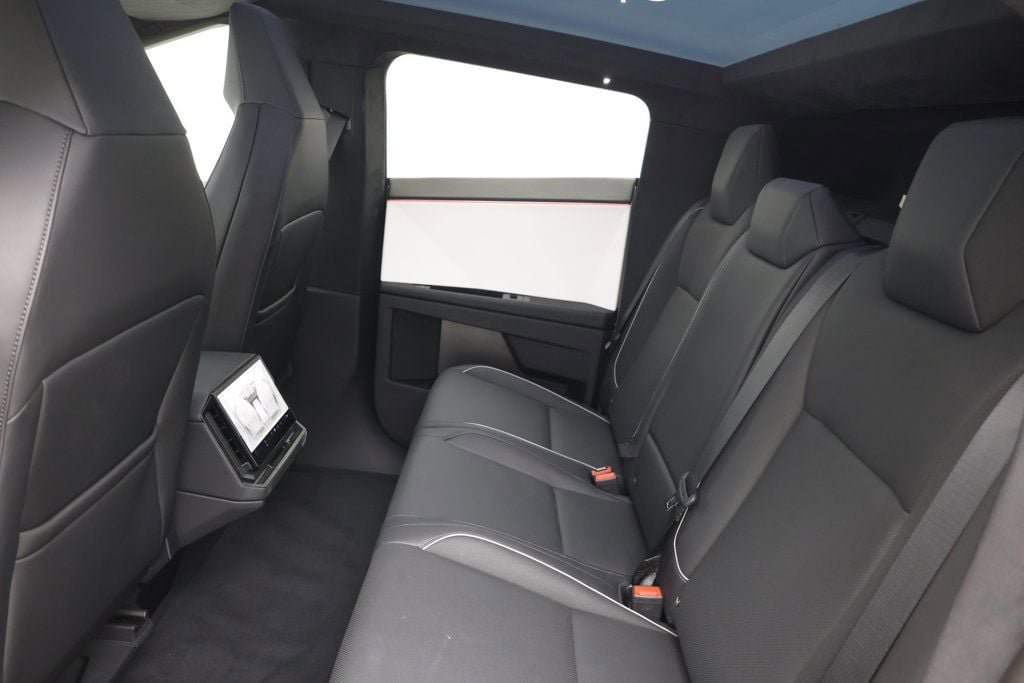 Used 2024 Tesla Cybertruck AWD Crew Cab image 25