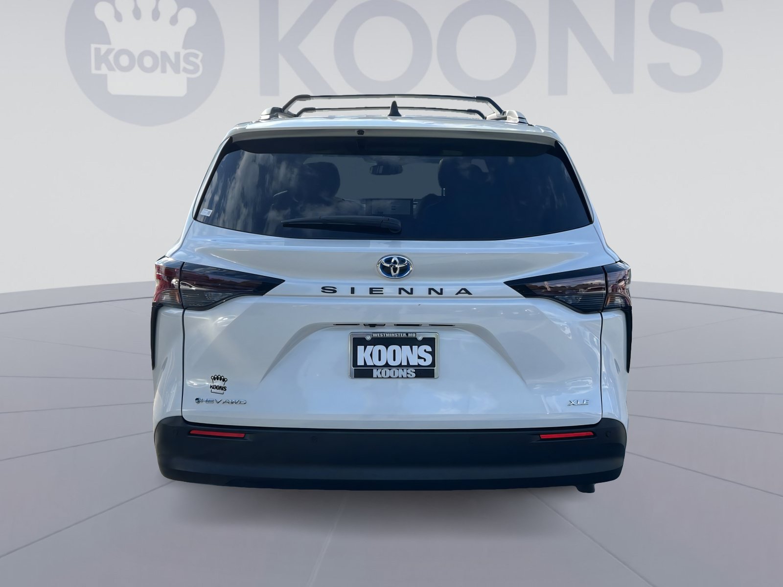 Used 2025 Toyota Sienna XLE AWD/4WD image 5