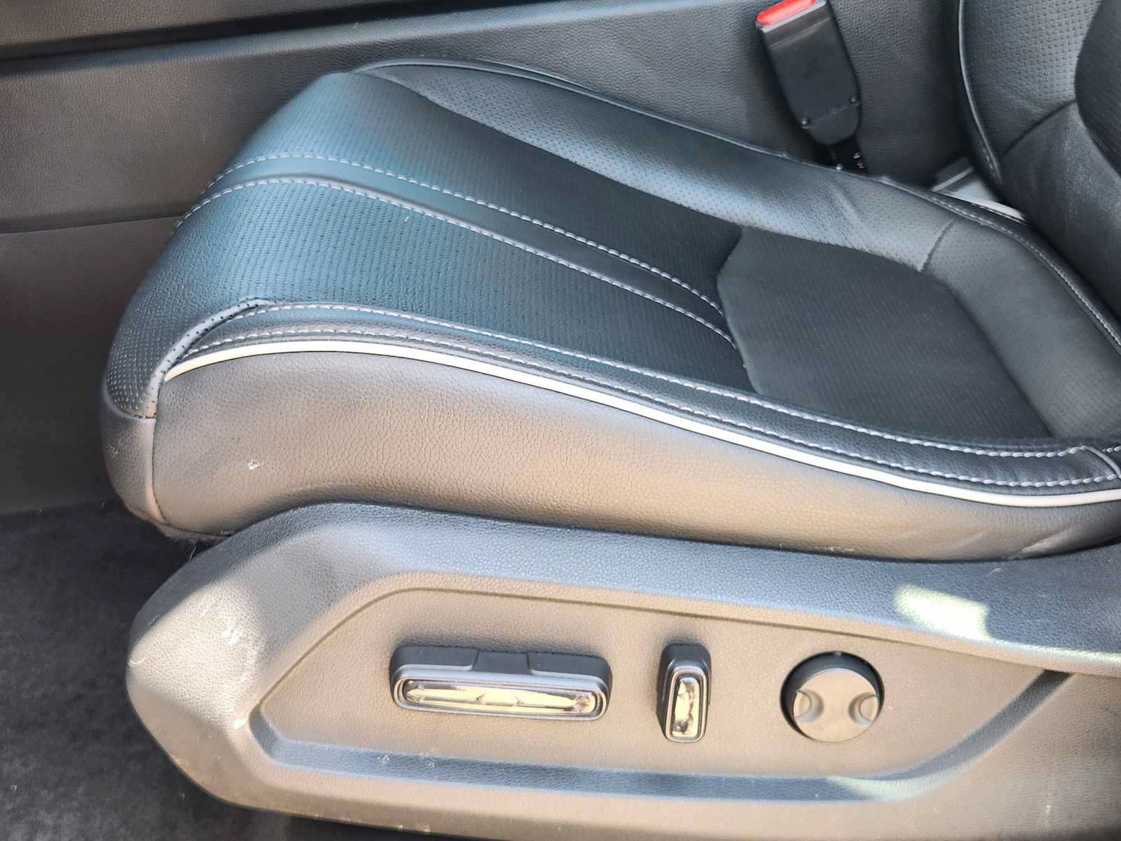 Certified 2024 Honda Pilot Elite image 23