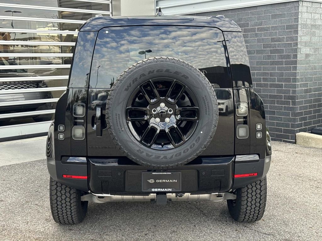 New 2026 Land Rover Defender 110 S AWD/4WD image 5