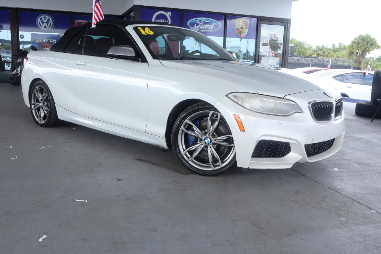 Used 2016 BMW M235i Convertible RWD image 4