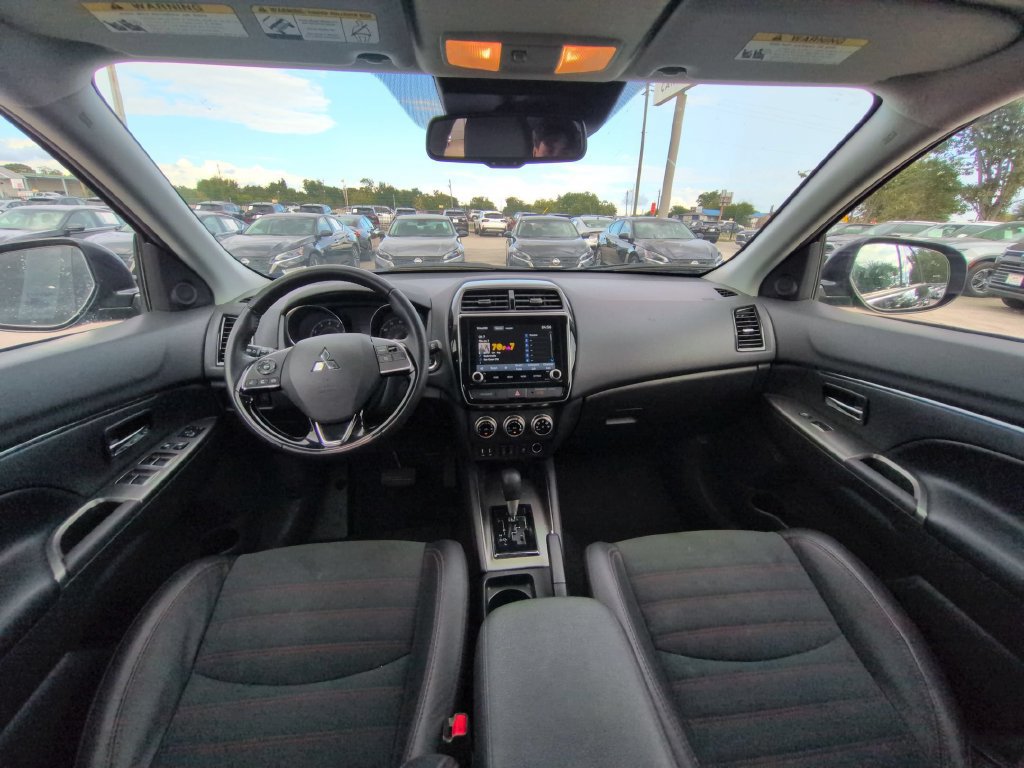 Used 2025 Mitsubishi Outlander Sport SE AWD/4WD image 25