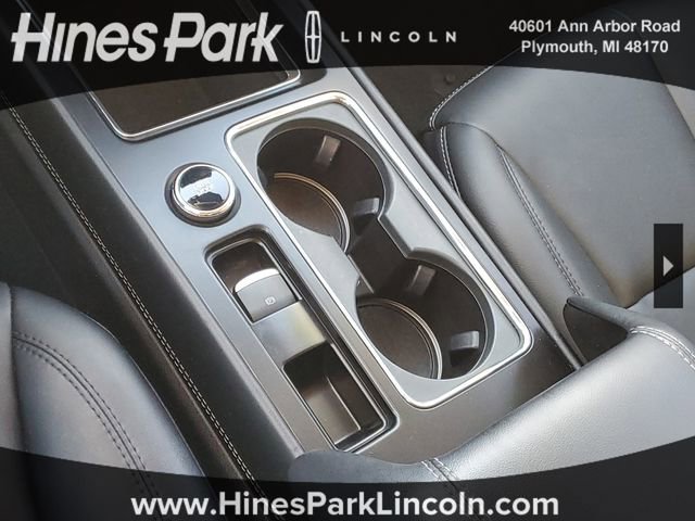 Used 2023 Lincoln Corsair AWD image 24