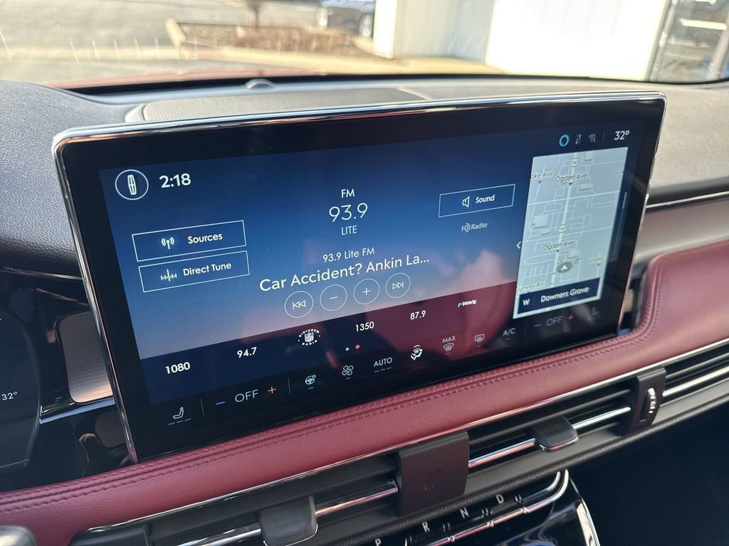 Used 2025 Lincoln Corsair Reserve w/ Equipment Group 202A image 12