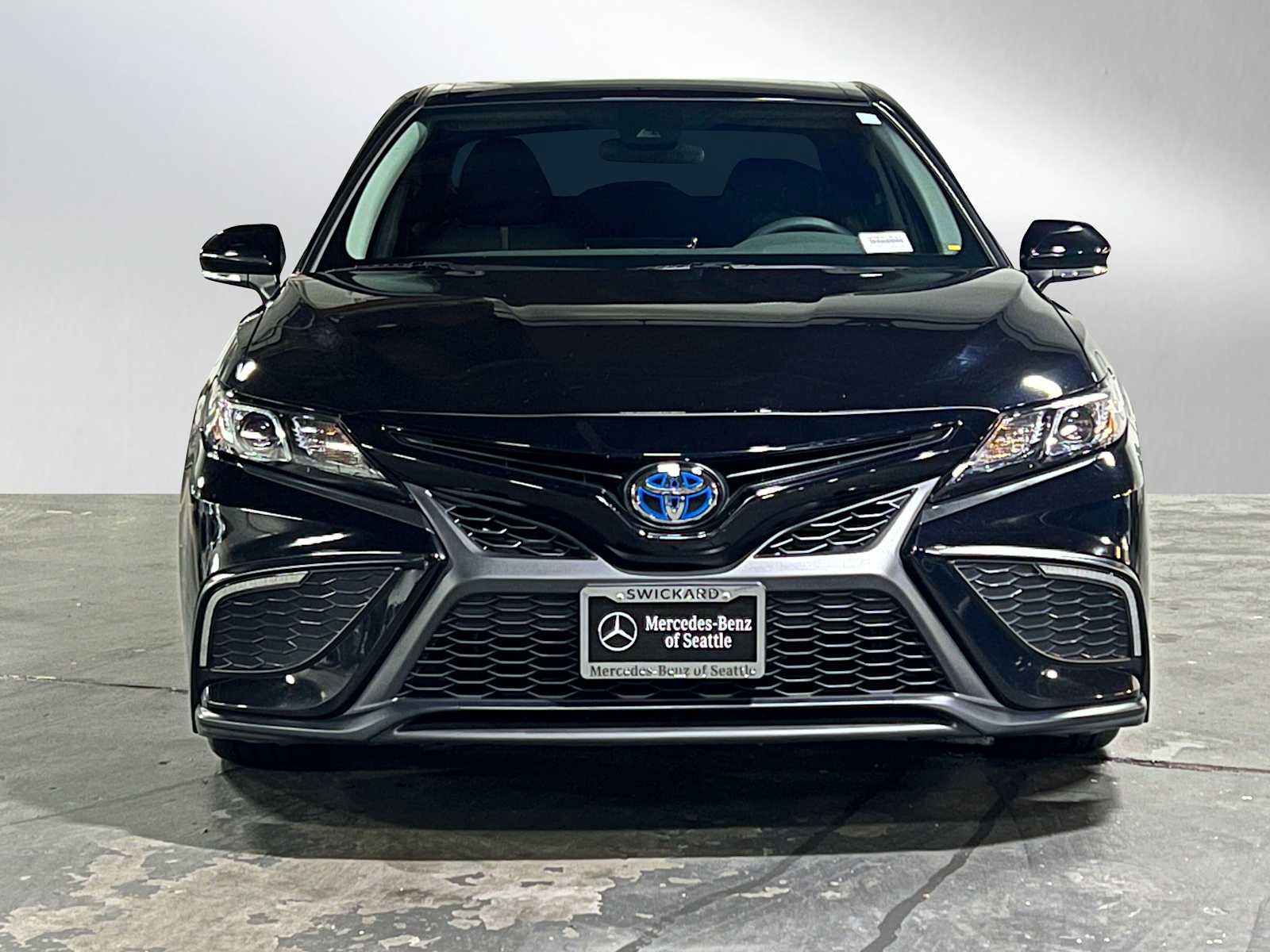 Used 2024 Toyota Camry SE FWD image 8