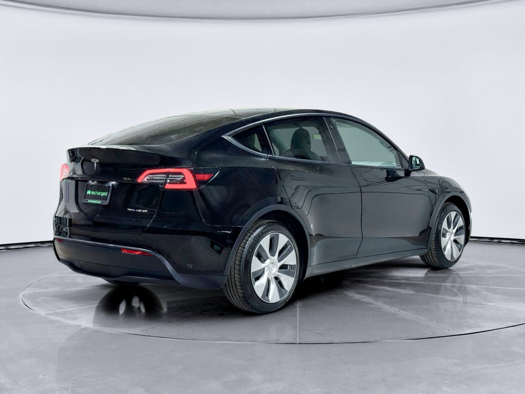 Used 2020 Tesla Model Y Long Range image 3
