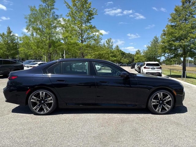 New 2025 BMW 750e xDrive 750e xDrive image 2