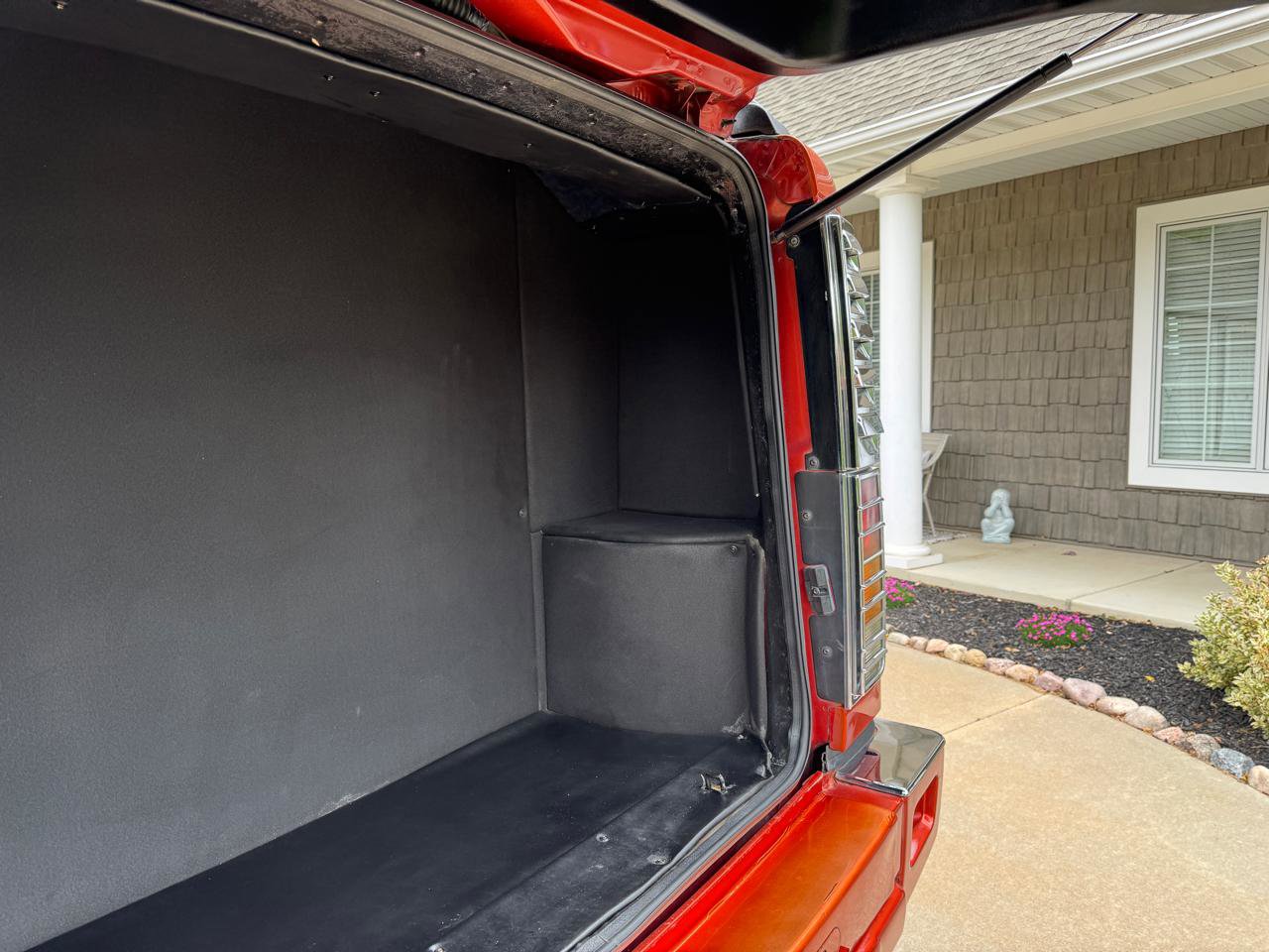 Used 2003 HUMMER H2 w/ Preferred Equipment Group image 38