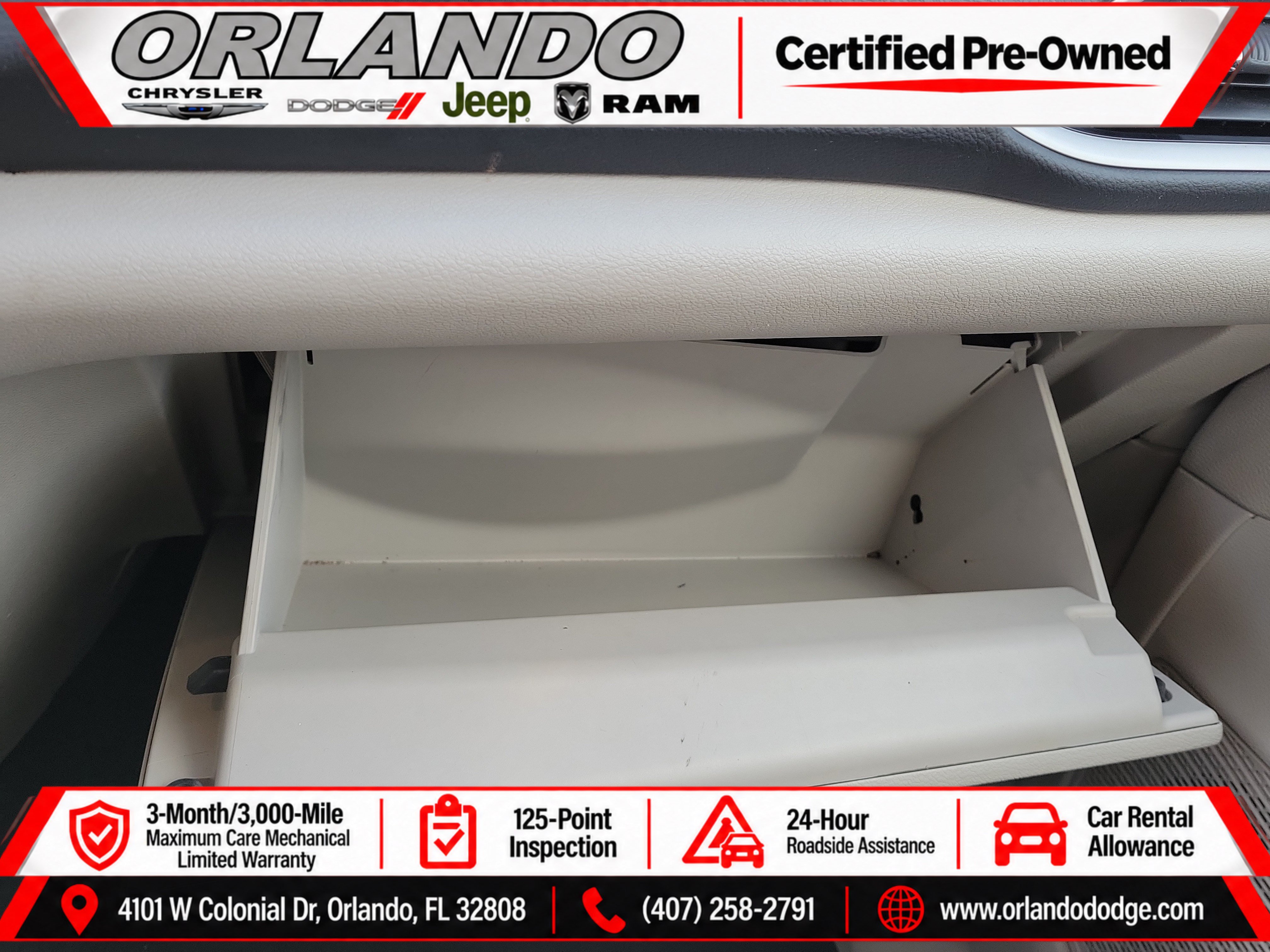 Used 2023 Chrysler Voyager LX FWD image 33