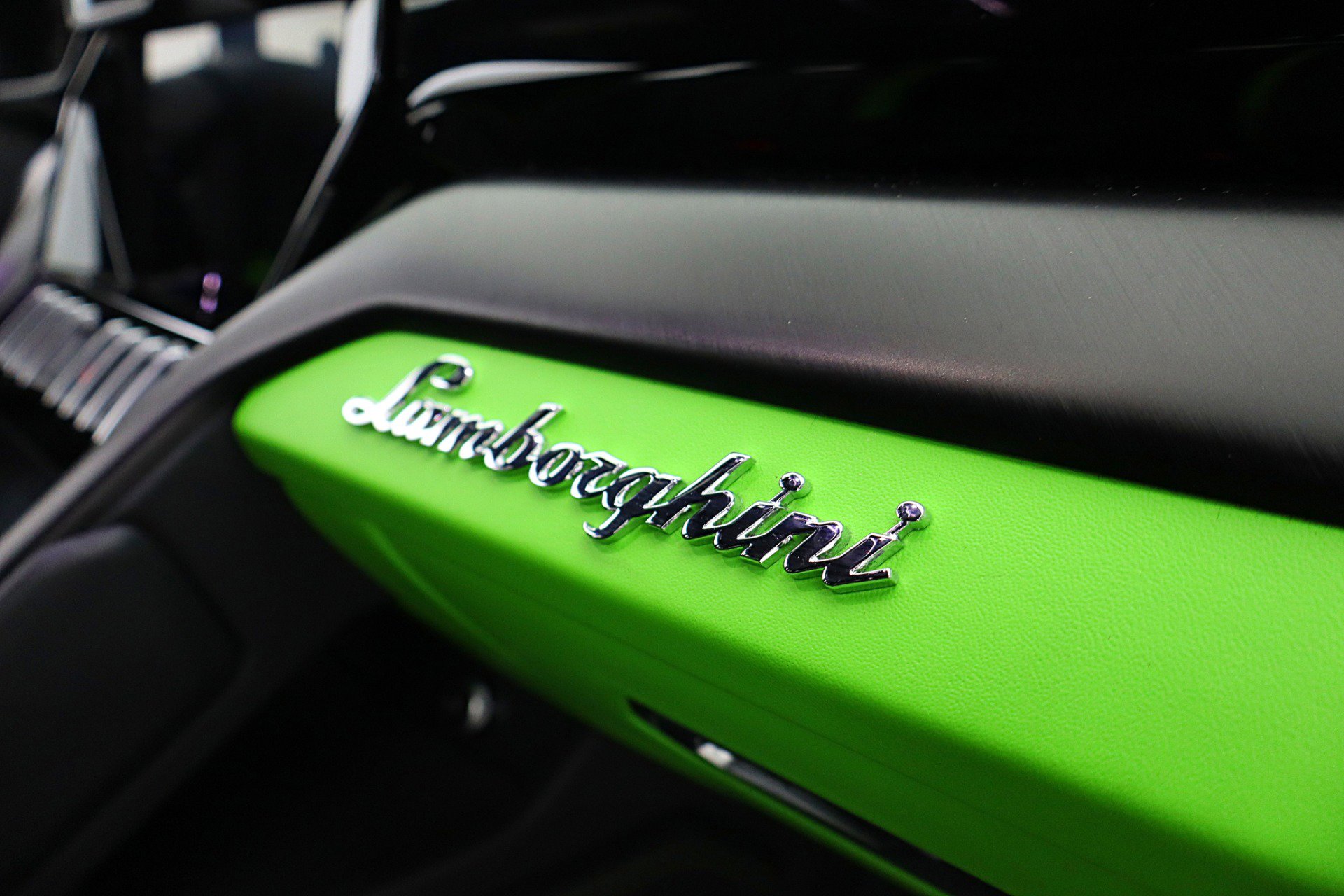 Used 2024 Lamborghini Urus S image 44