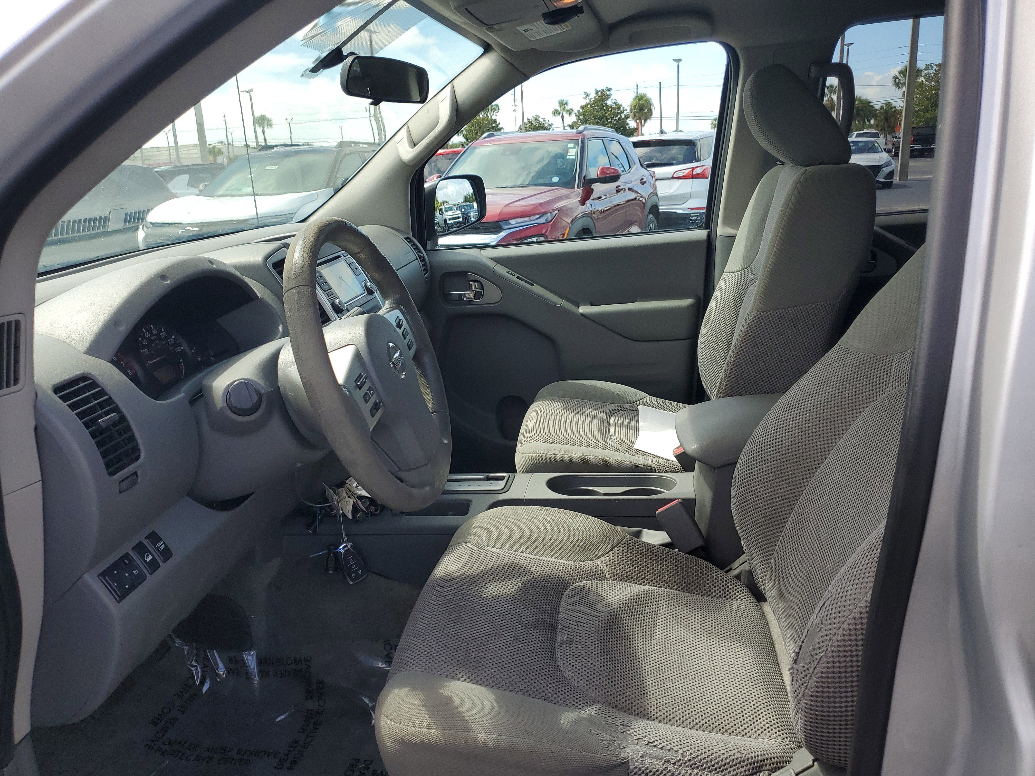 Used 2017 Nissan Frontier SV image 17