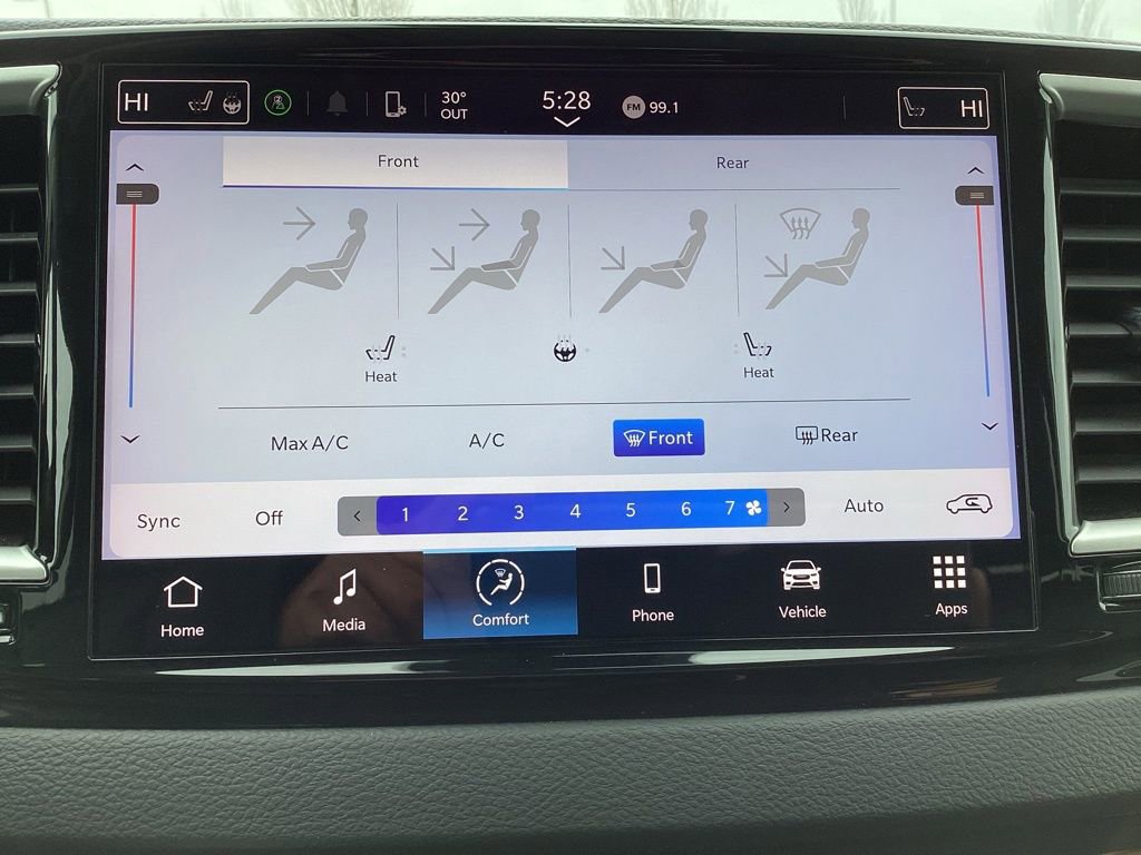 Used 2024 Chrysler Pacifica Touring-L image 21