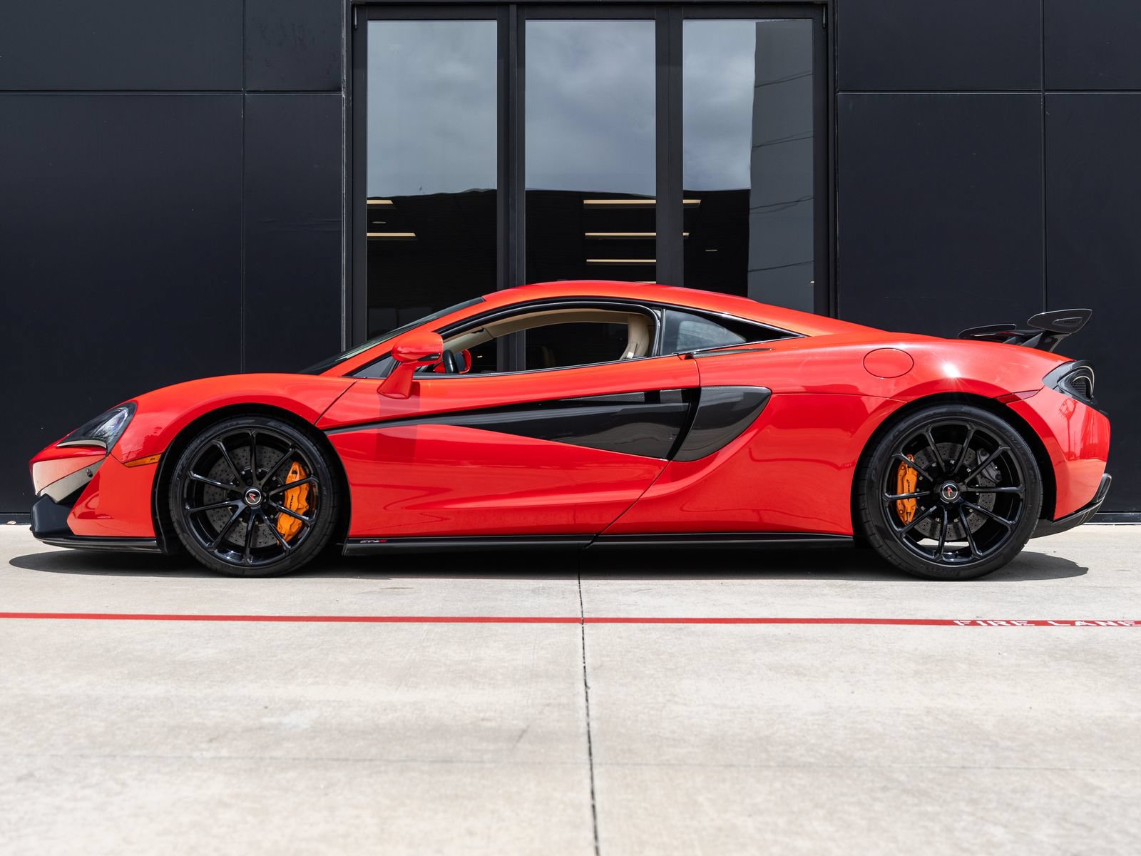 Used 2016 McLaren 570S Coupe RWD image 11