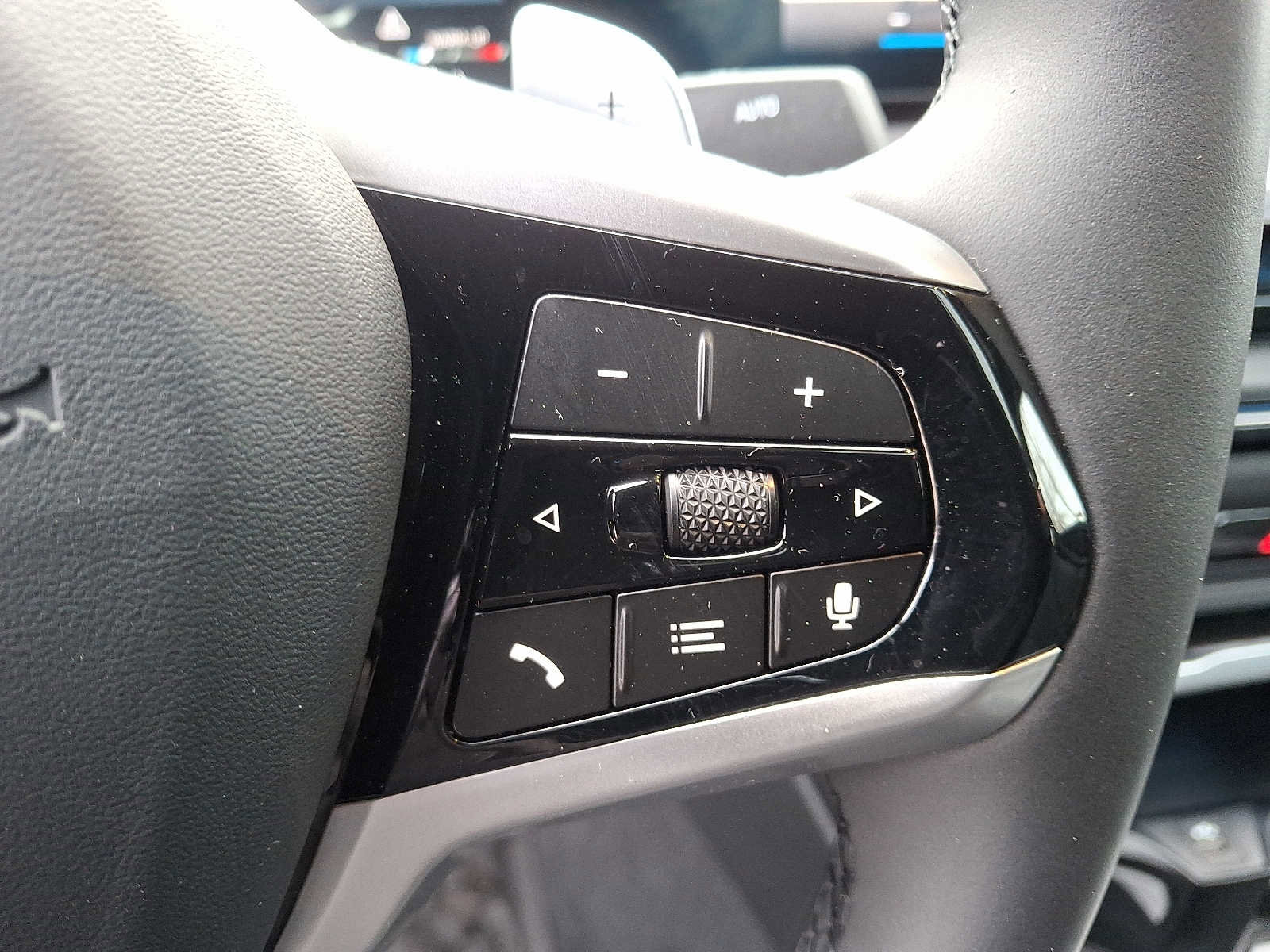 Used 2025 BMW 330i xDrive Sedan w/ M Sport Package image 23