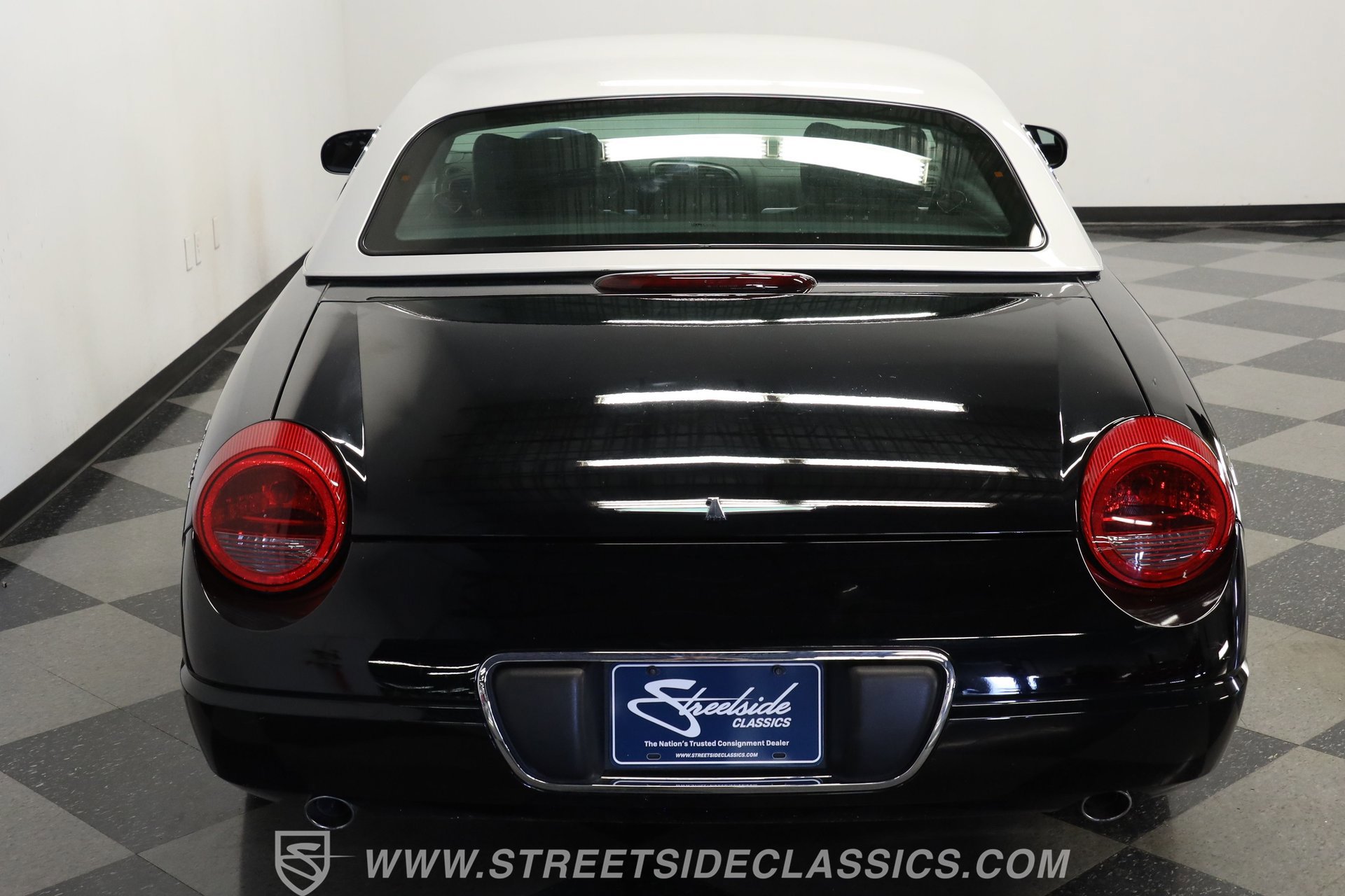 Used 2002 Ford Thunderbird Neiman Marcus RWD image 9