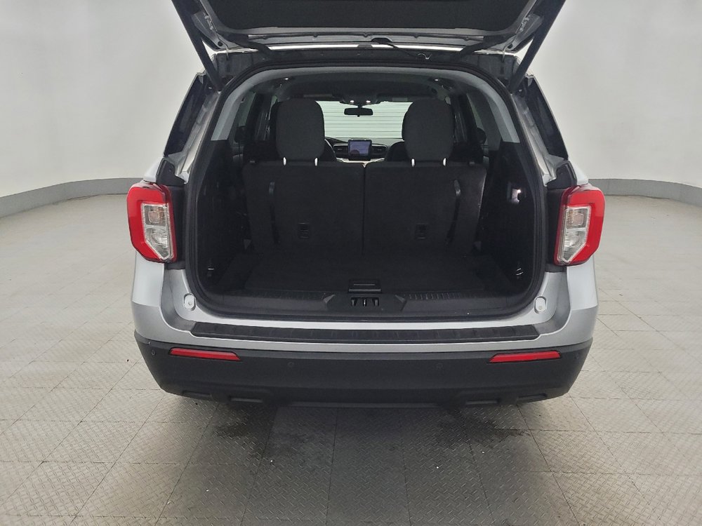 Used 2022 Ford Explorer XLT image 29