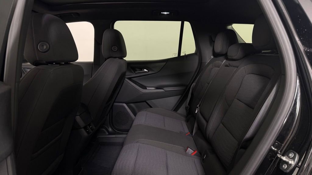 Used 2025 Chevrolet Equinox LT AWD/4WD image 27