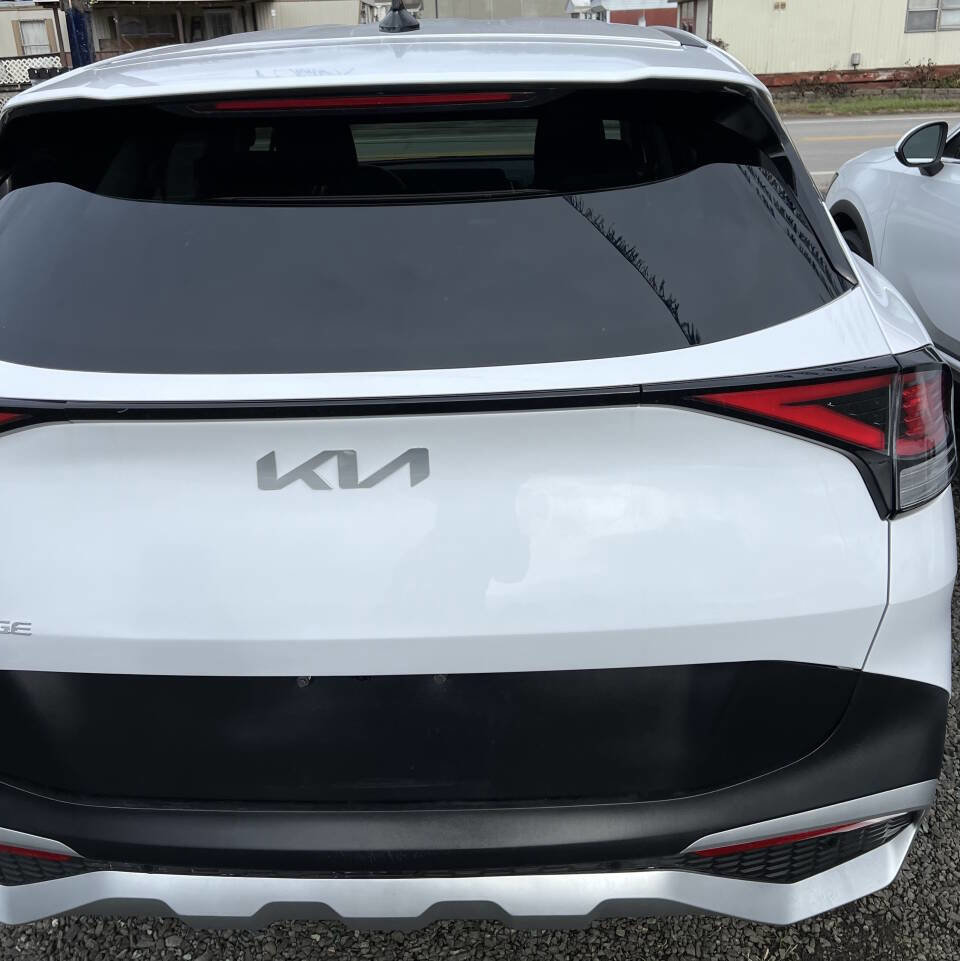 Used 2025 Kia Sportage LX image 4