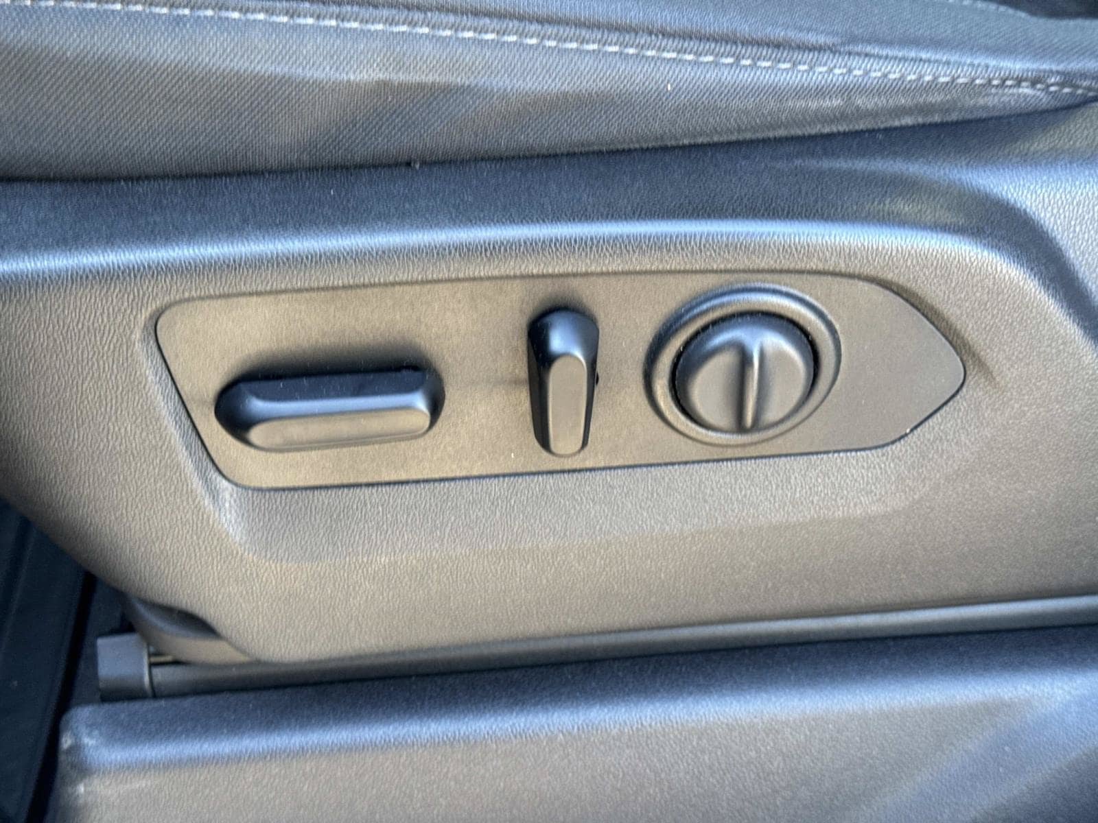 Used 2019 Chevrolet Silverado 1500 RST RWD image 29