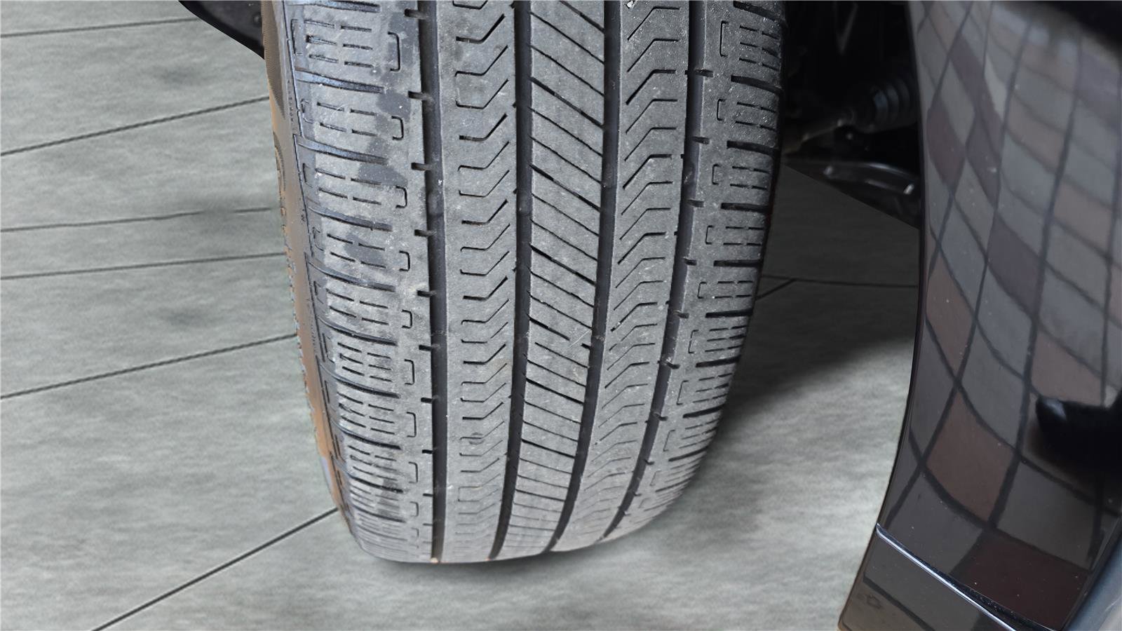 Used 2025 Cadillac Optiq Sport 2 w/ LPO, Floor Liner Package image 32