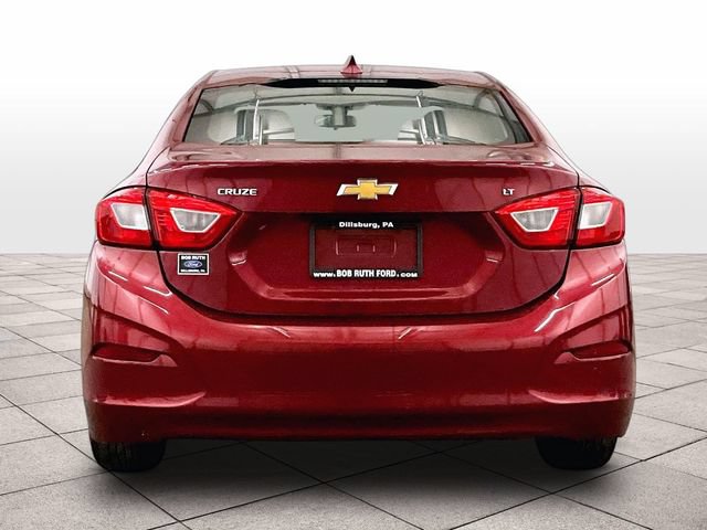 Used 2018 Chevrolet Cruze LT w/ Convenience Package FWD image 4