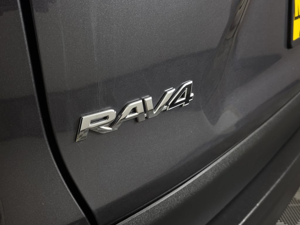 Used 2024 Toyota RAV4 XLE AWD/4WD image 11