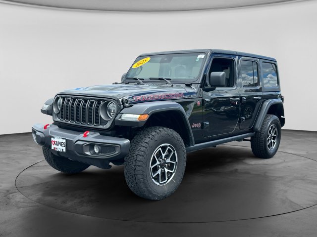 Used 2025 Jeep Wrangler Unlimited Rubicon AWD/4WD image 3