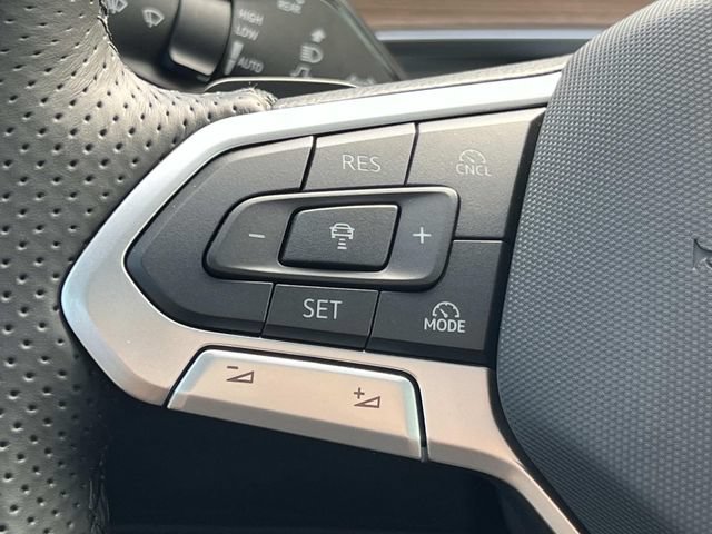 New 2026 Volkswagen Tiguan SEL R-Line AWD/4WD image 18