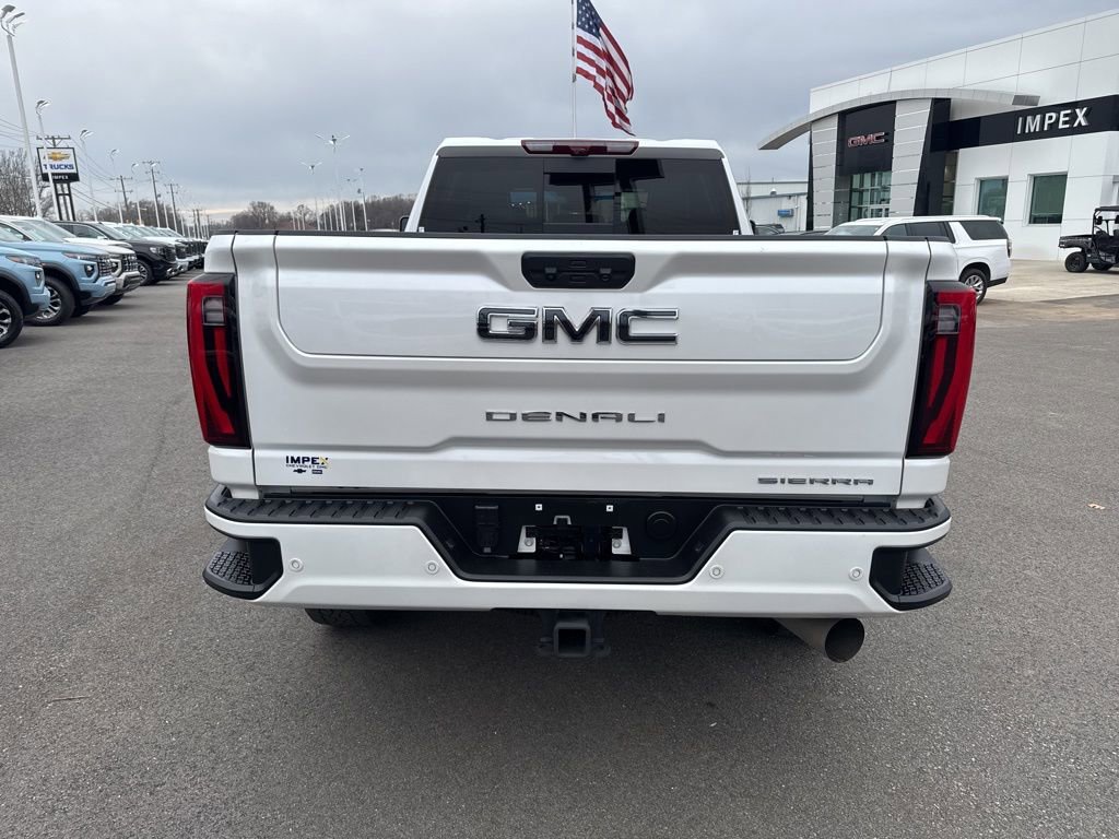 Used 2024 GMC Sierra 3500 Denali Ultimate AWD/4WD image 4