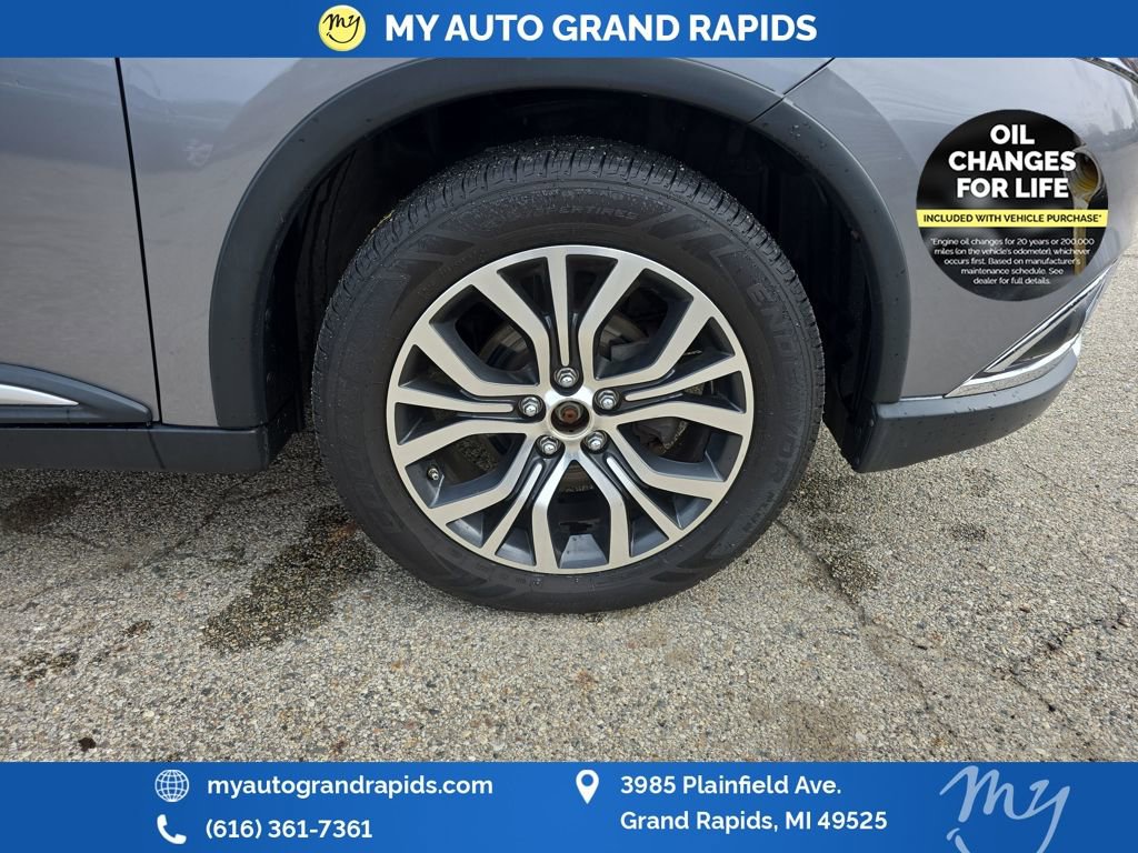 Used 2017 Mitsubishi Outlander SE image 31